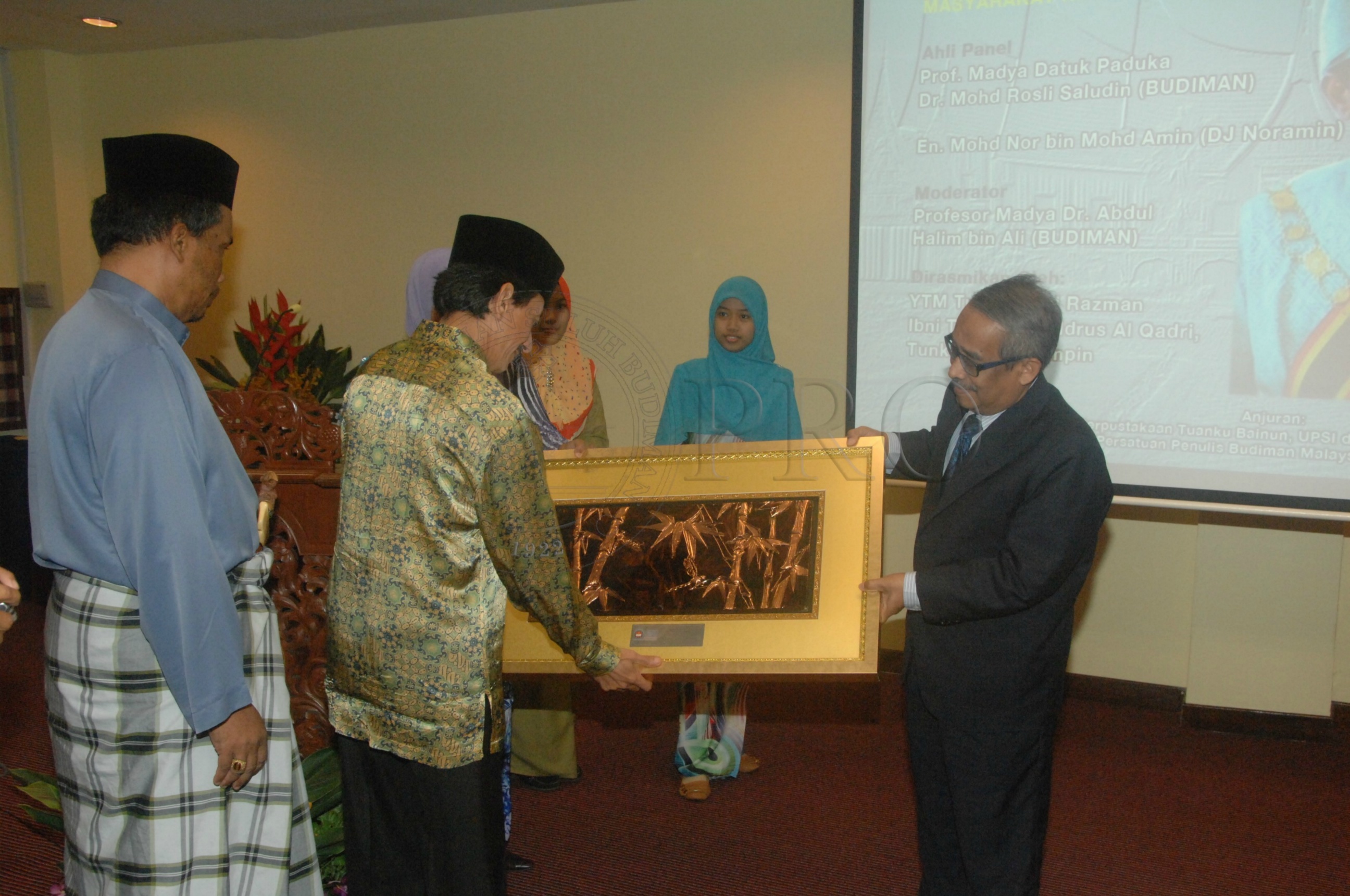 PRO 14 33 WACANA FBA 0278